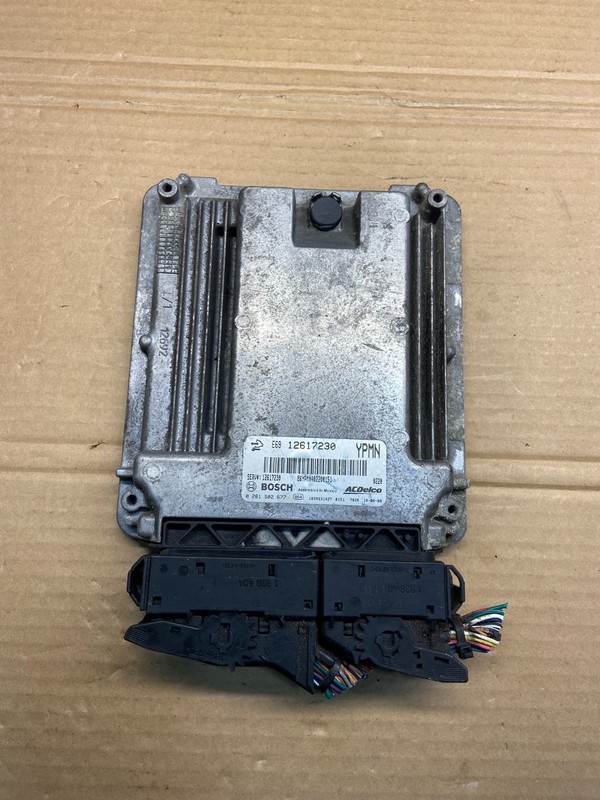 2010 2011 GMC Acadia TraverseEngine Control Module ECM ECU 12617230 AE4716 DW