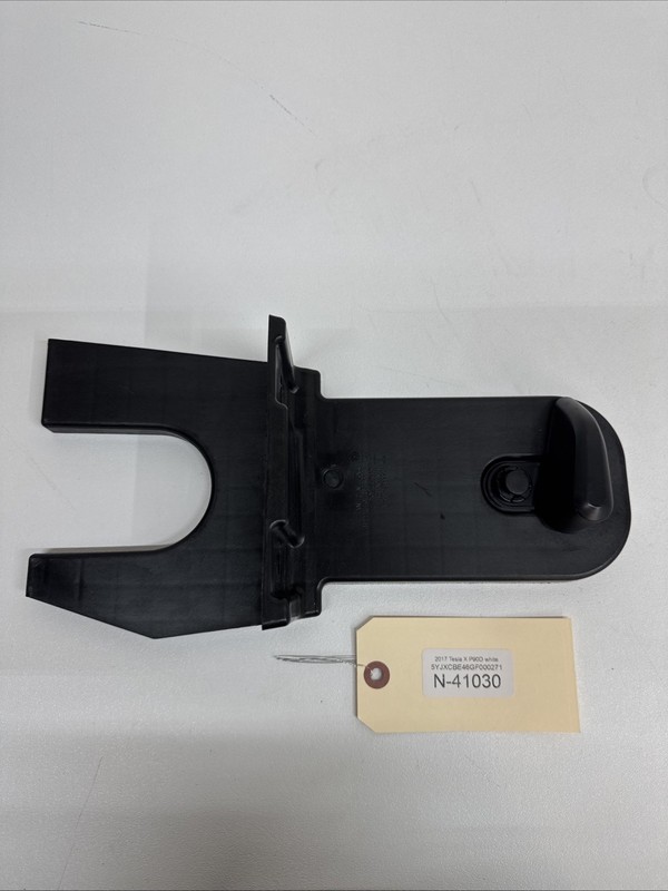 16-20 TESLA X DRIVER SIDE MINION TRUNK LOAD FLOOR SUPPORT BRACKET LH 41030 B68