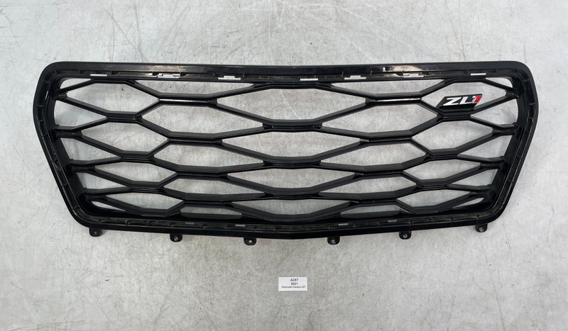 ✅ 17-24 OEM Chevrolet Camaro ZL1 Front Bumper Lower Center Grille Black