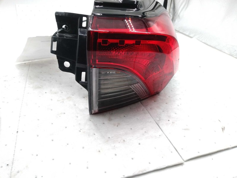 2021 Toyota RAV4 Right Tail Light Assembly Red Used LITE SCUFFS 23681
