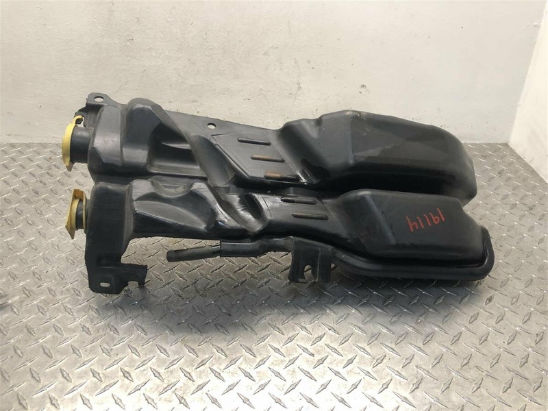 2008-2009 DODGE DURANGO WINDSHIELD WASHER & COOLANT RESERVOIR OEM 68026583AB