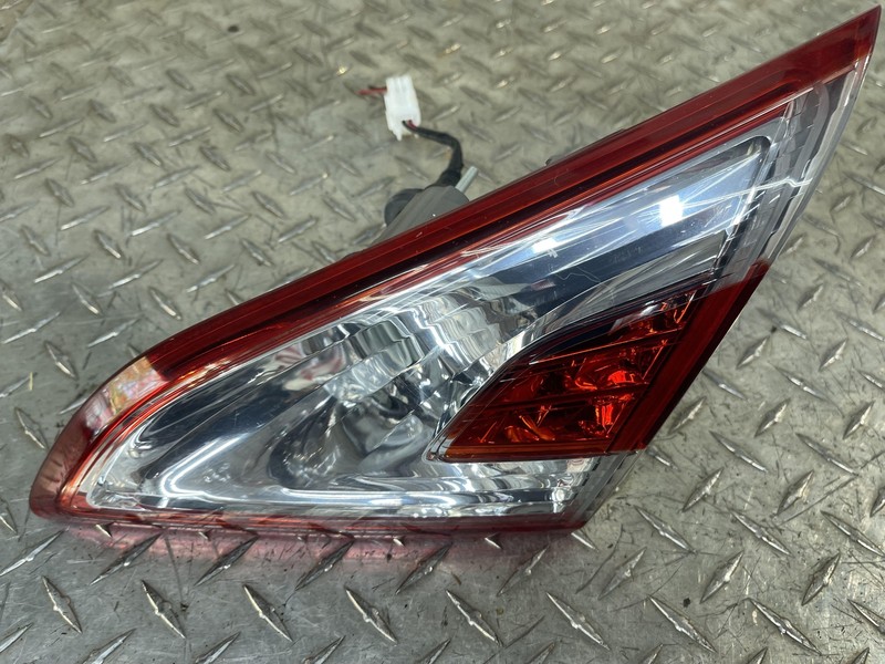 11-14 Nissan Murano Rear Passenger Right Tail Light Inner Tail Lamp Oem Tested