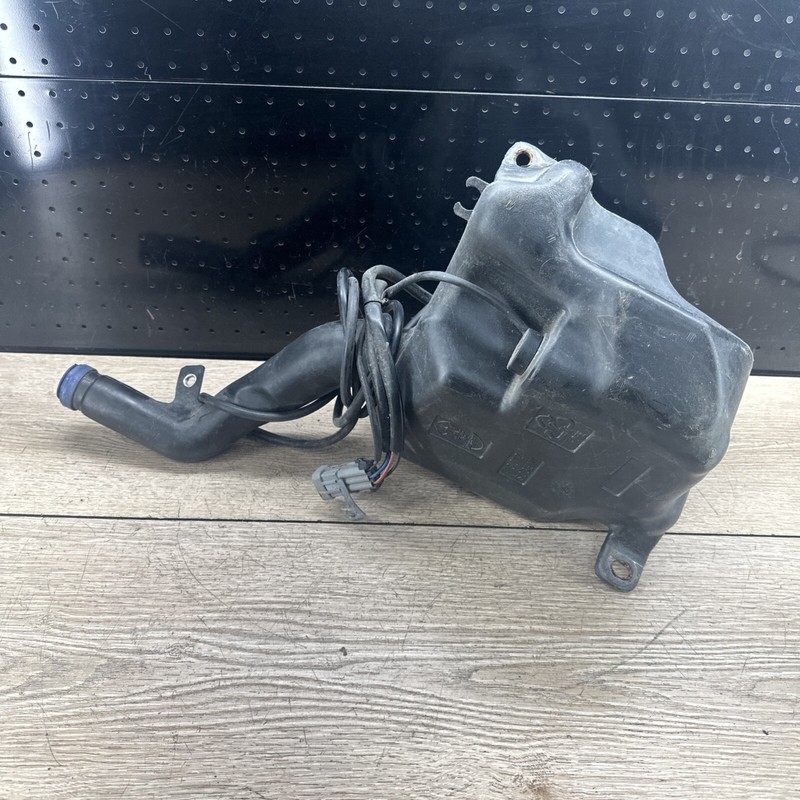 08-19 Maserati Quattroporte Headlight Windshield Washer Bottle Tank OEM