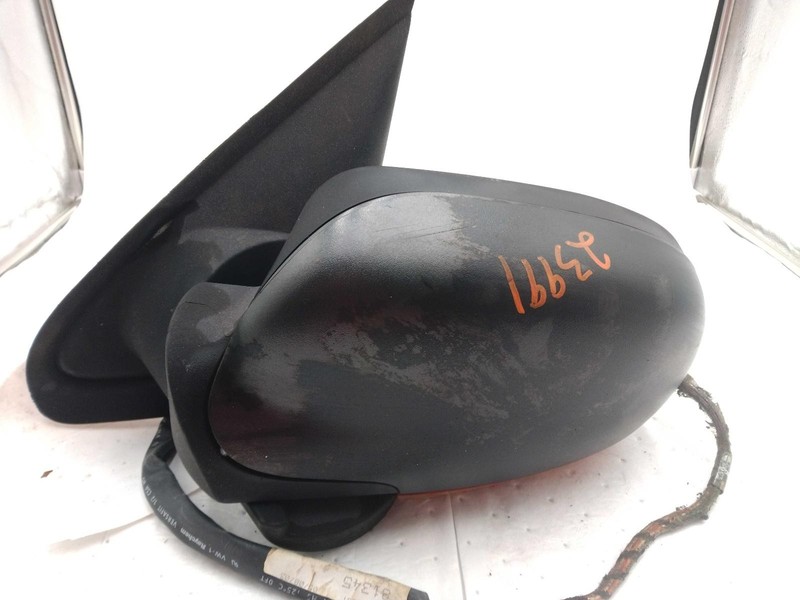 Used Left Door Mirror fits: 2003 Gmc Envoy Power w/integral turn signal manual f
