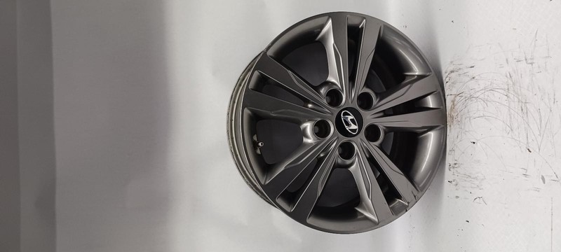 17-'18 HYUNDAI ELANTRA Wheel 16x6-1/2 alloy Sedan OEM Grade B