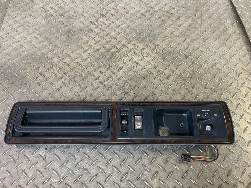 1991-1993 Buick Roadmaster Driver Door Switch Assembly Oem Tested