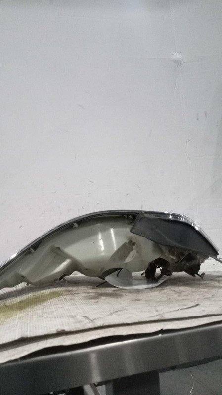 Used Right Tail Light Assembly fits: 2010 Buick Lacrosse Right Grade A