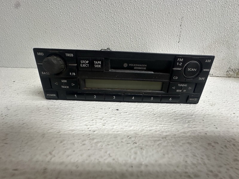 2000-2002 Volkswagen Golf Gti Radio Stereo 2 DIN Disc CD Player