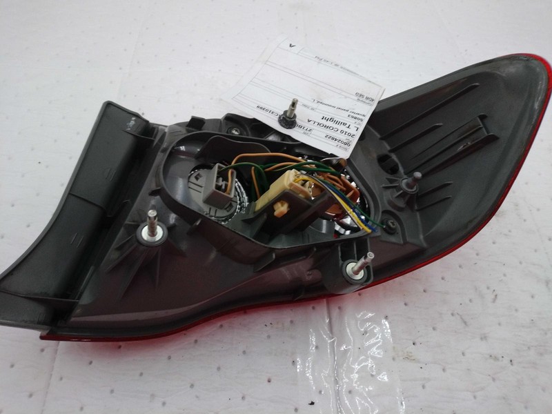 2010 Toyota Corolla Left Tail Light Assembly Red OEM 615246 Used 200K Miles