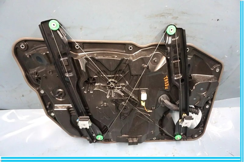 11-18 Porsche Cayenne 958 Hybrid S Front Right Side Door Window Regulator OEM