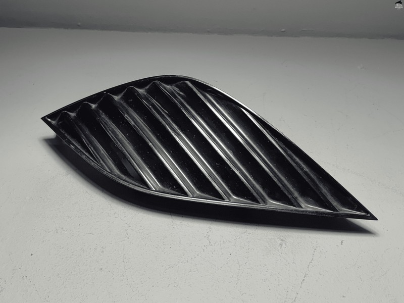 2018-2024 TOYOTA CAMRY XSE FRONT BUMPER PASSENGER SIDE TRIM GRILLE COVER OEM