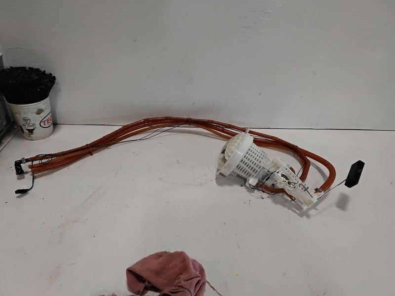 Passenger Fuel Pump Assembly Fuel Tank Mounted Fits 06-21 CHARGER 3565383