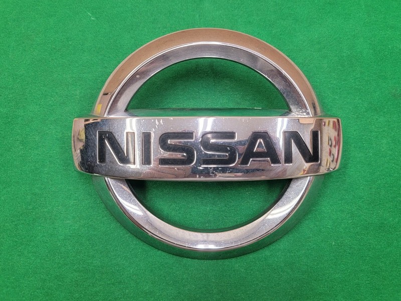 2013 - 2018 Nissan Altima Quest Rogue Front Grille Emblem OEM