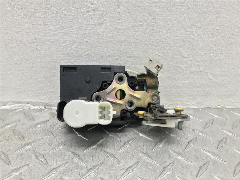 2003 CHEVROLET AVALANCHE 1500 DRIVER DOOR LOCK ACTUATOR OEM 16639868