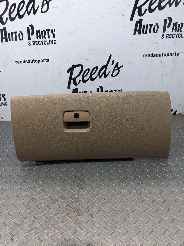 07-14 Tahoe Yukon Sierra Glove Box Assembly 25965520 TAN 1159372
