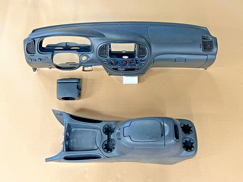 ⭐2000-2004 TOYOTA TUNDRA ACCESS CAB BLACK DASHBOARD & CONSOLE 179K OEM LOT2580