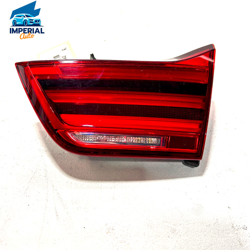 2018 - 2019 BMW 430I REAR RIGHT PASSENGER SIDE TAILLIGHT INNER IN TRUNK LID OEM