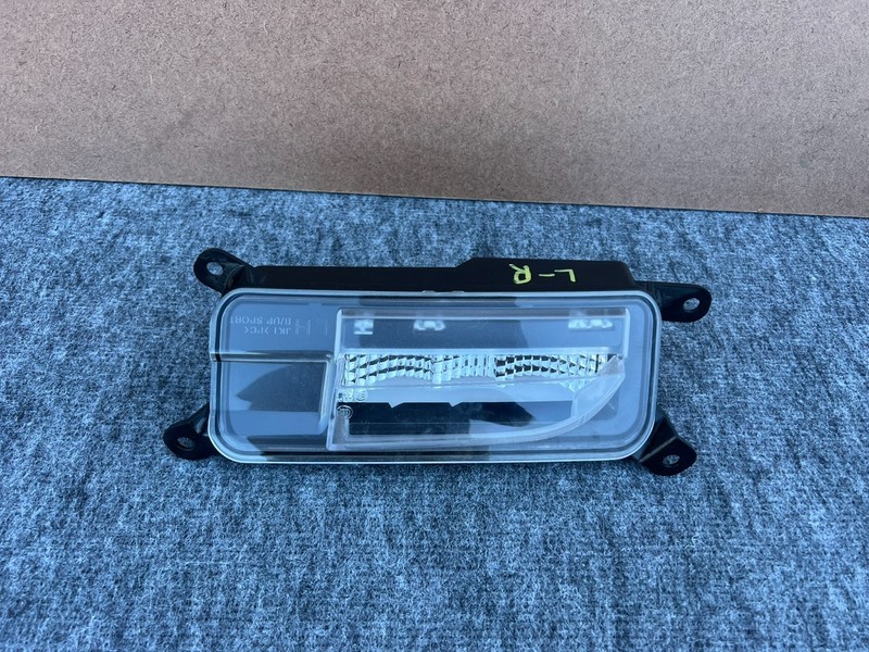 GENESIS GV70 22-25 OEM REAR BUMPER LEFT DRIVER LED BACKUP LIGHT LAMP ASSEMBLY