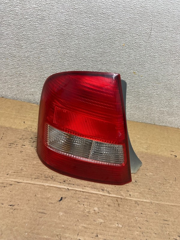 1999to 2003 Mazda Protege Left Driver LH Side Tail Light OEM AB5243 DG