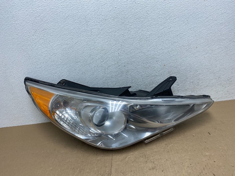 2011 - 2014 Hyundai Sonata Right Passenger Rh Side Headlight Halogen AE6899 DW
