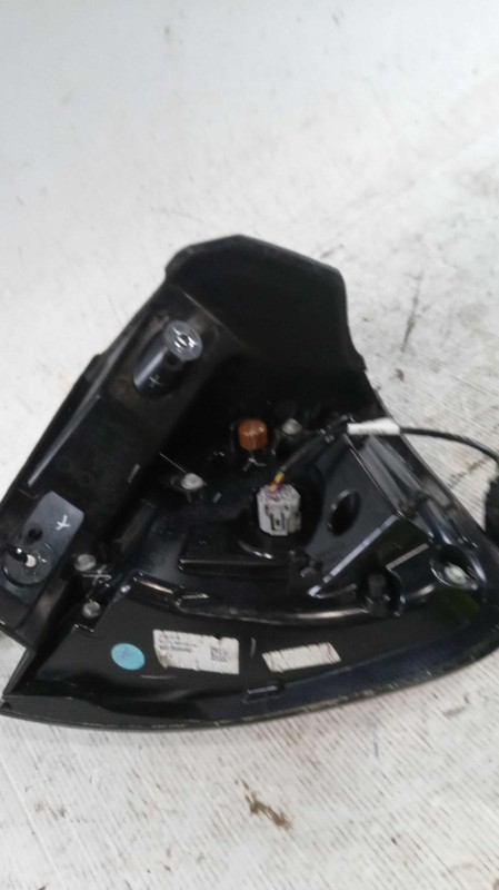 2019 Jeep Cherokee Left Tail Light Assembly Red 697439 75K Miles OEM Quality