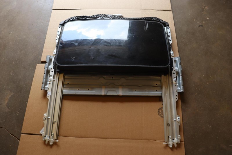 2013-2015 BMW 335I F30 SEDAN UPPER ROOF SUNROOF MOONROOF GLASS W/ MOTOR OEM