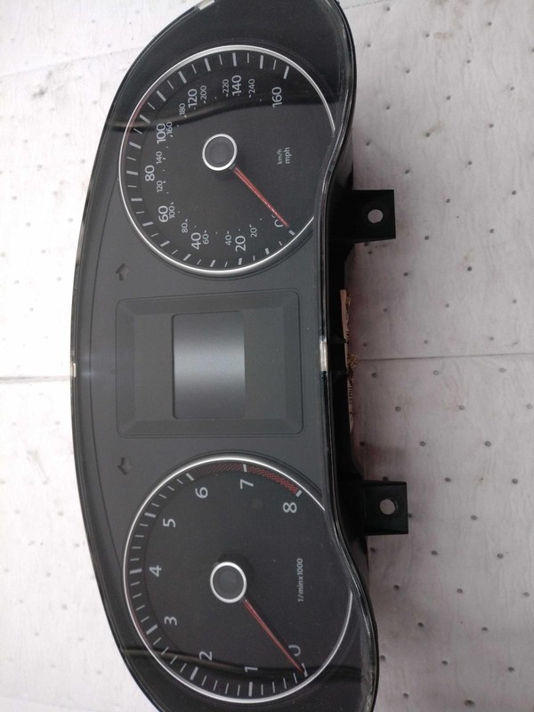 2014 Volkswagen Jetta Speedometer Gauge OEM White 111K Miles NJ25-24080-609448