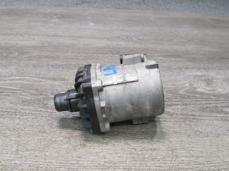 2012-2018 BMW F12 F13 M6 S63T ENGINE RADIATOR AUXILIARY WATER PUMP
