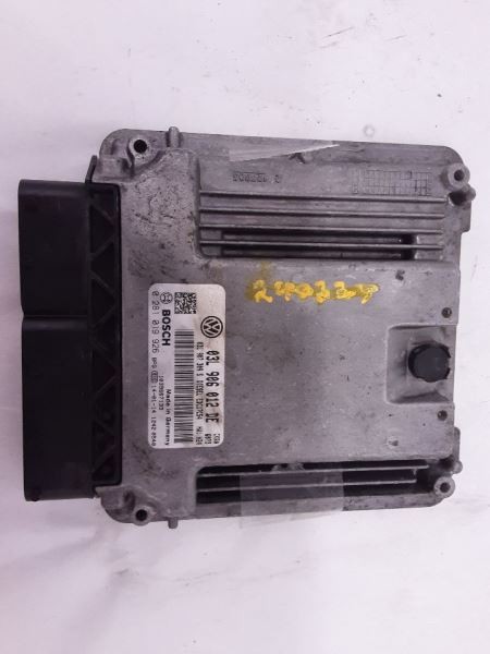 2013-2014 Volkswagen PASSAT Engine ECM Electronic Control Module 2.0L