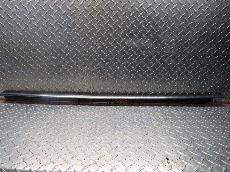 04 BUICK LESABRE RIGHT REAR PASSENGER DOOR ADHESIVE MOLDING TRIM 3.8L LIMITED