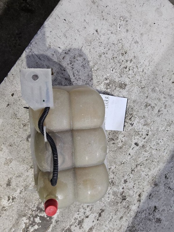 Coolant Reservoir Fits 19-23 SIERRA 1500 PICKUP 3392958