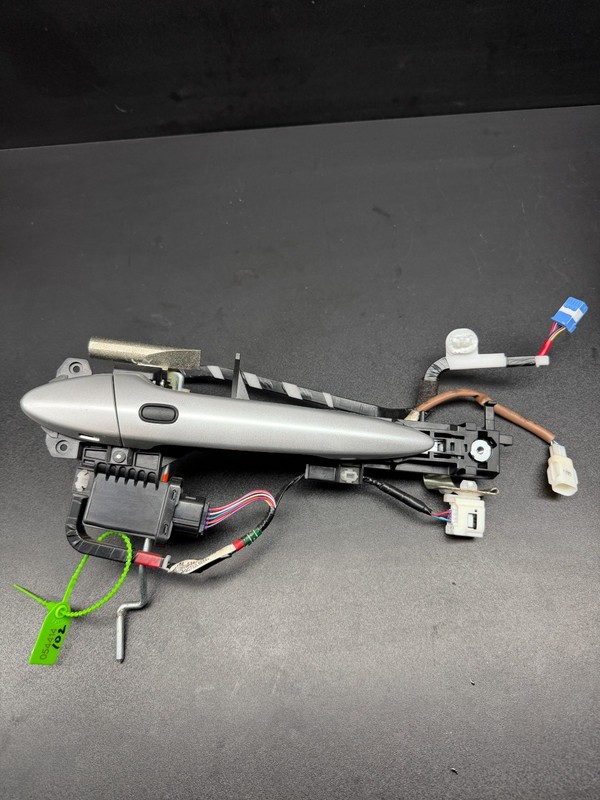 10-15 LEXUS IS250 C IS350 CONVERTIBLE RIGHT PASSENGER EXTERIOR DOOR HANDLE OEM