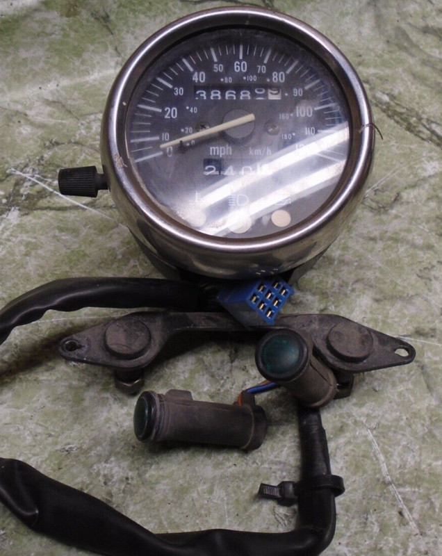 2004 Suzuki Marauder VZ800 VZ 800 Speedometer Dash Gauge Cluster Speedo OEM 04