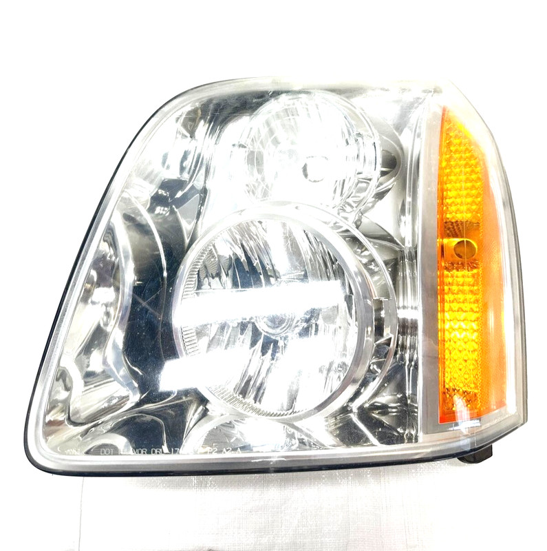 2006 Yukon LH Driver Side Headlight OEM 16532814