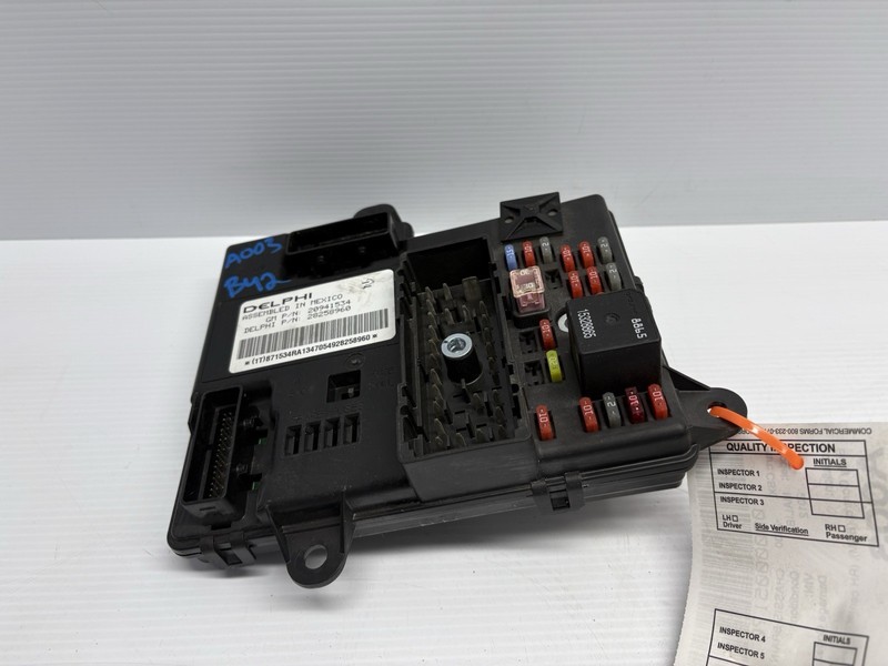 10-12 Chevy Malibu Interior Fuse Box BCM Module 20941534 OEM