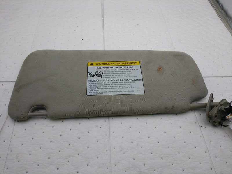 Used Right Sun Visor fits: 2021 Kia Telluride w/sunroof Right Grade A