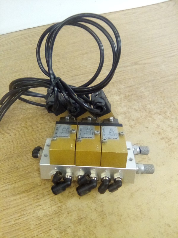 Lucifer 341L9201 Solenoid Valve Bank 3 Valves 34192/03