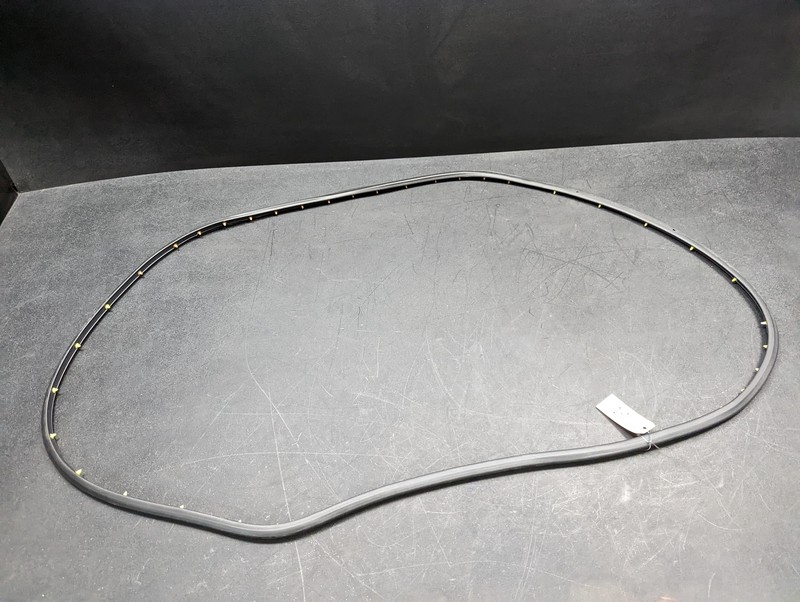 Front Left Door Weatherstrip 2018 GMC Terrain 22999209 2019 2020 2021 - 2023