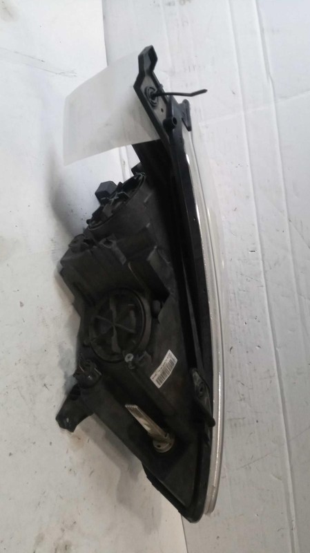 2015 KIA Cadenza Left Headlight Assembly Blue OEM 351587 118k Miles