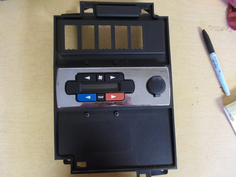 Semi Truck Sleeper Panel w/ Temperature Adjustment Switches 16900950 *FREE SHIP*