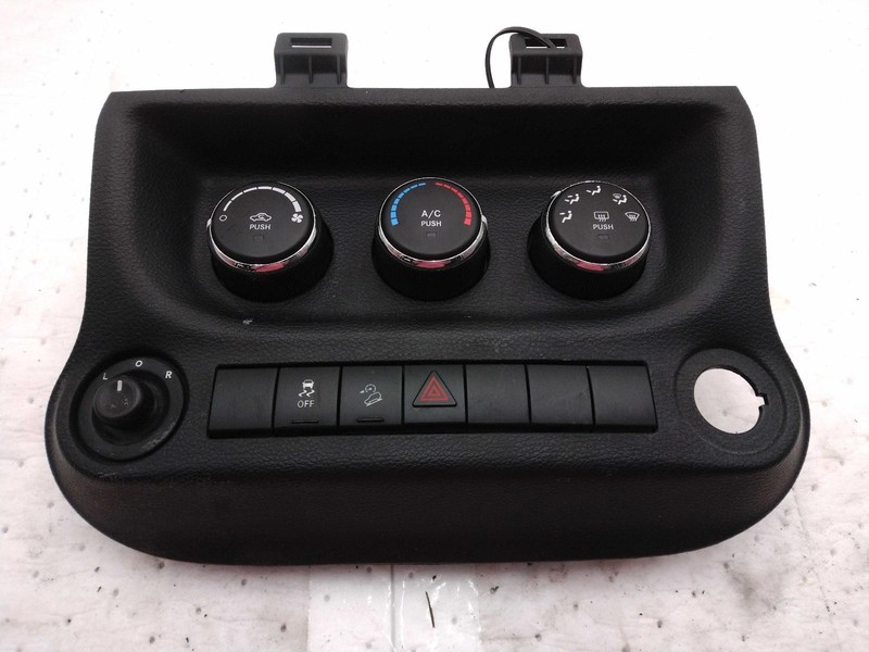 2016 Jeep Wrangler A/C Selector Switch OEM 68197433AA White 106K Miles