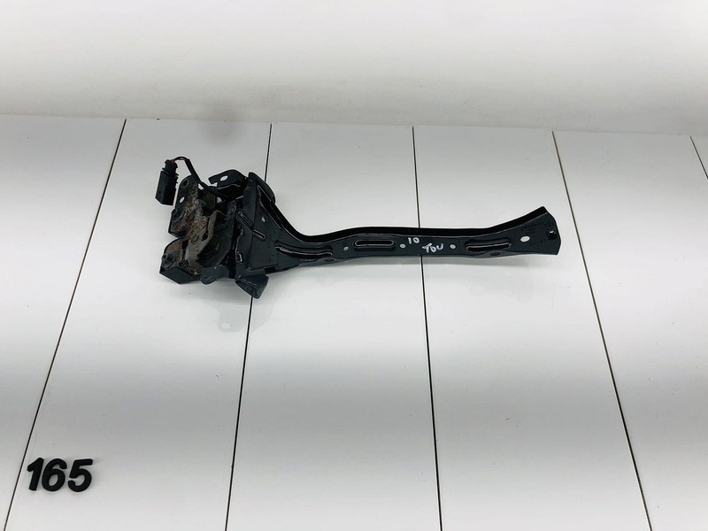 04-10 VOLKSWAGEN TOUAREG HOOD BONNET LOCK LATCH ACTUATOR W/ BRACKET OEM