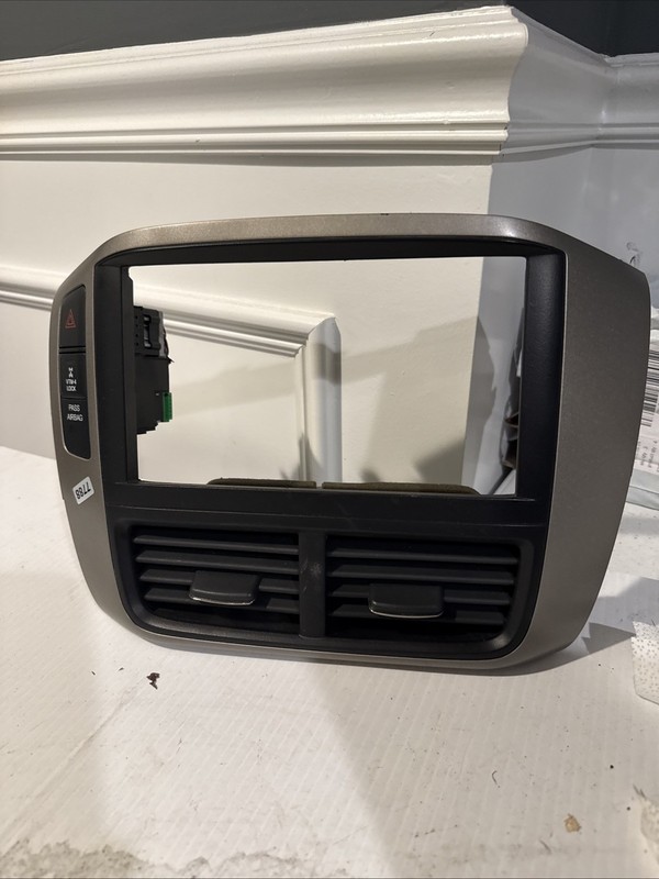 2006 HONDA PILOT CENTER DASH PANEL RADIO BEZEL VENTS HAZARD Switch 2007 2008