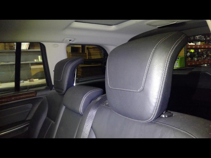 2006-2011 GL450 3 2nd Row Headrests 1597669