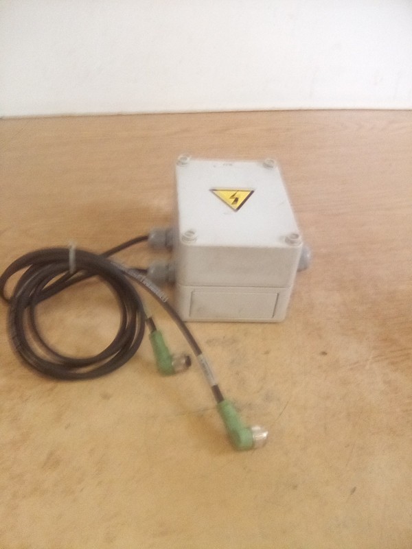 Plastic Enclosure 5"L X 3-3/4"W X 3-1/8"D W/2 Phoenix Contact 1681389 Lead...