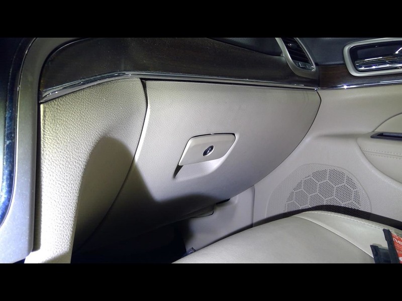 2011-2017 GRAND CHEROKEE Glove Box 1547963