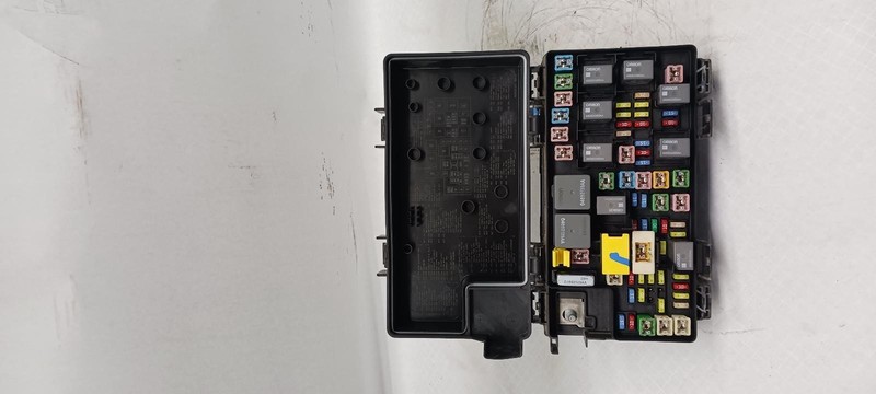 11 JEEP GRAND CHEROKEE TIPC power control module fuse box 1 Year Wnty!