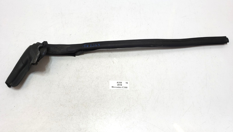 ✅ 17-23 OEM Mercedes C300 A205 Rear Left Driver Window Belt Weatherstrip Seal