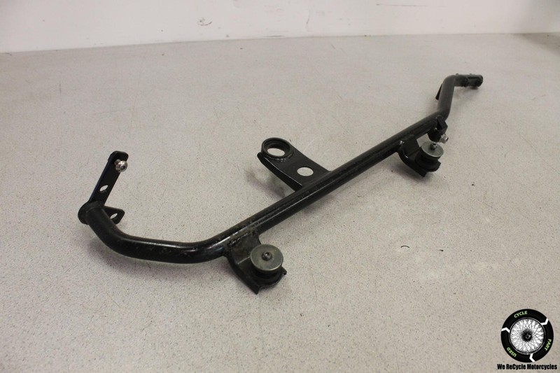 2001 Yamaha Royal Star XVZ1300TF RIGHT SADDLEBAG CASE MOUNTING BRACKET MOUNT XVZ
