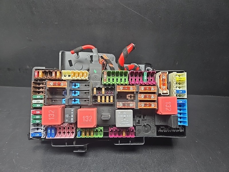 MERCEDES W222 S400 S550 REAR FUSEBOX FUSE BOX RELAY CONTROL MODULE UNIT OEM